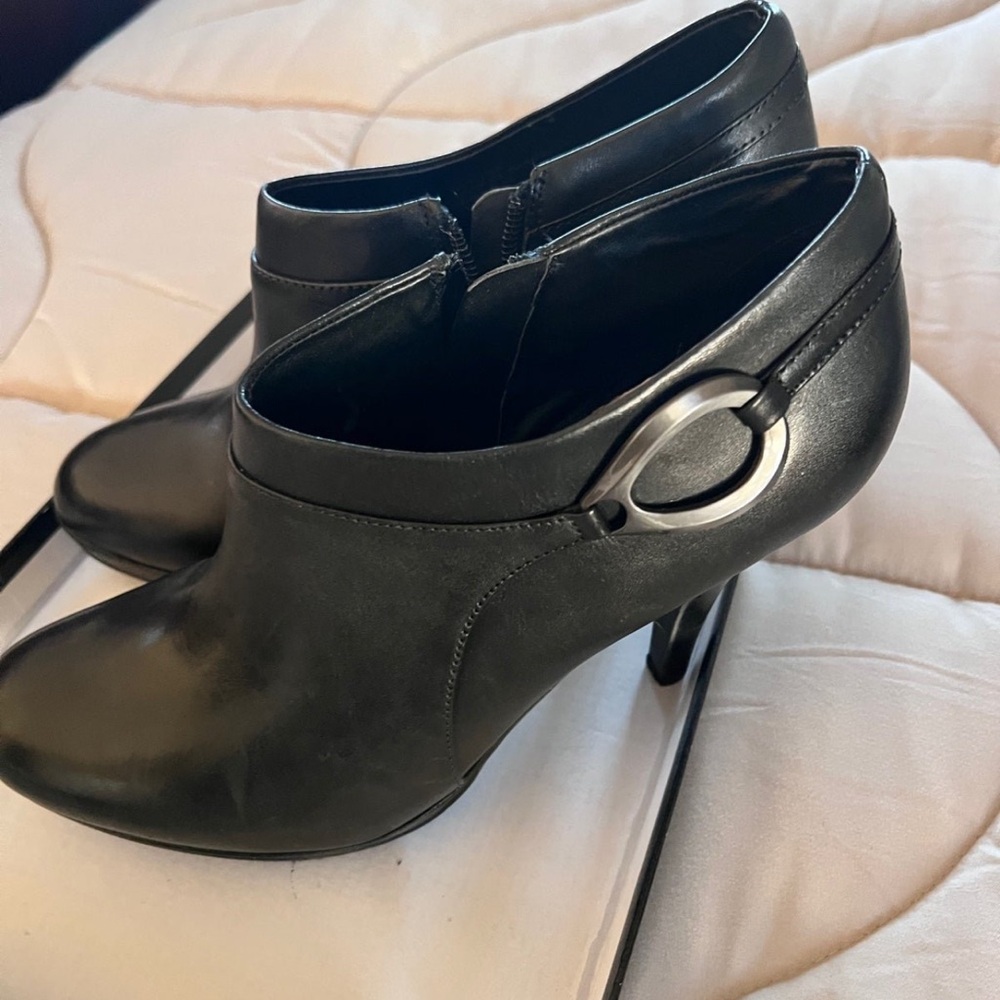 Elegant Black Ankle Boots    Reba High heel Leather half Boots-- NEW in box